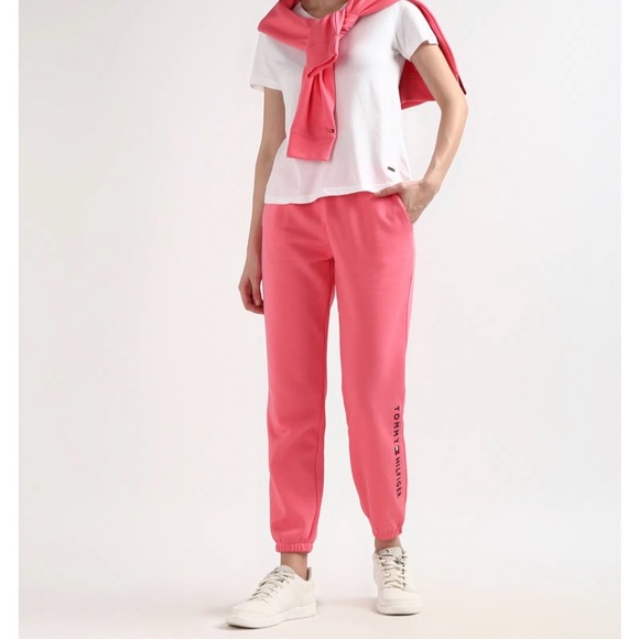 Tommy Hilfiger Women's Pink Logo Hoodie & Jogger - Picture 2 of 6